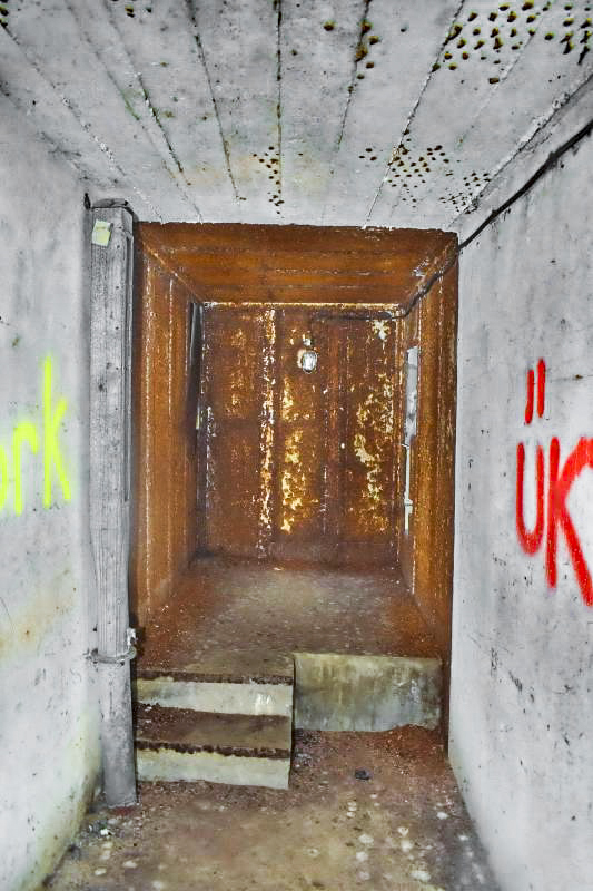 Ligne Maginot - BOIS DE KLANG - X24 (QUARTIER KLANG - III/164° RIF) - (Abri) - Entrée gauche
Chambre de tir de défense du fossé diamant - Daniel Froehly