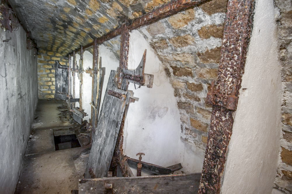 Ligne Maginot - BOIS DE KLANG - X24 (QUARTIER KLANG - III/164° RIF) - (Abri) - Latrines - www.frank-heinen-photographer.de