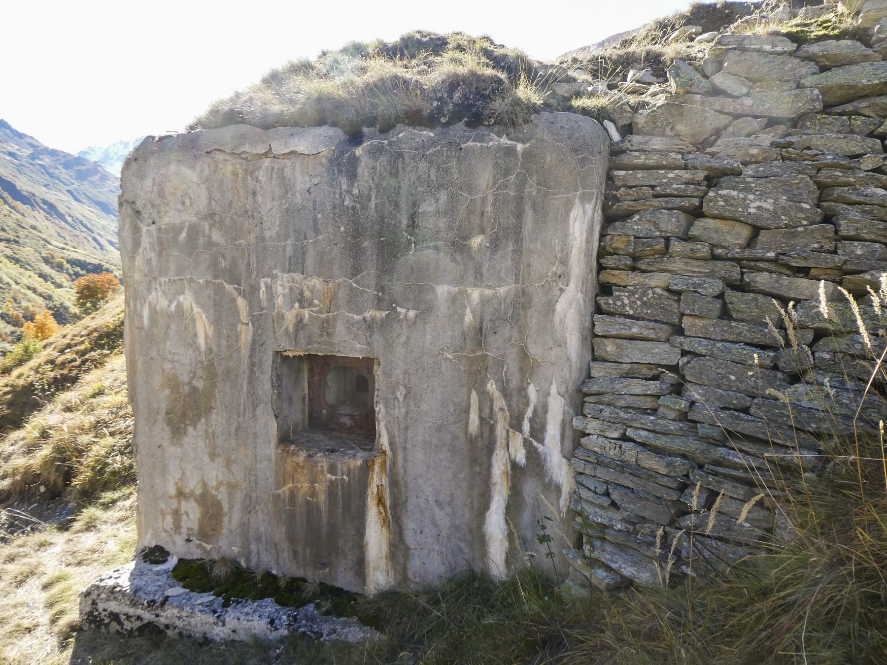 Ligne Maginot - SELOGES - (Ouvrage d'infanterie) - Bloc 7
Créneau Est - ELLENA Daniel - CUNY Philippe