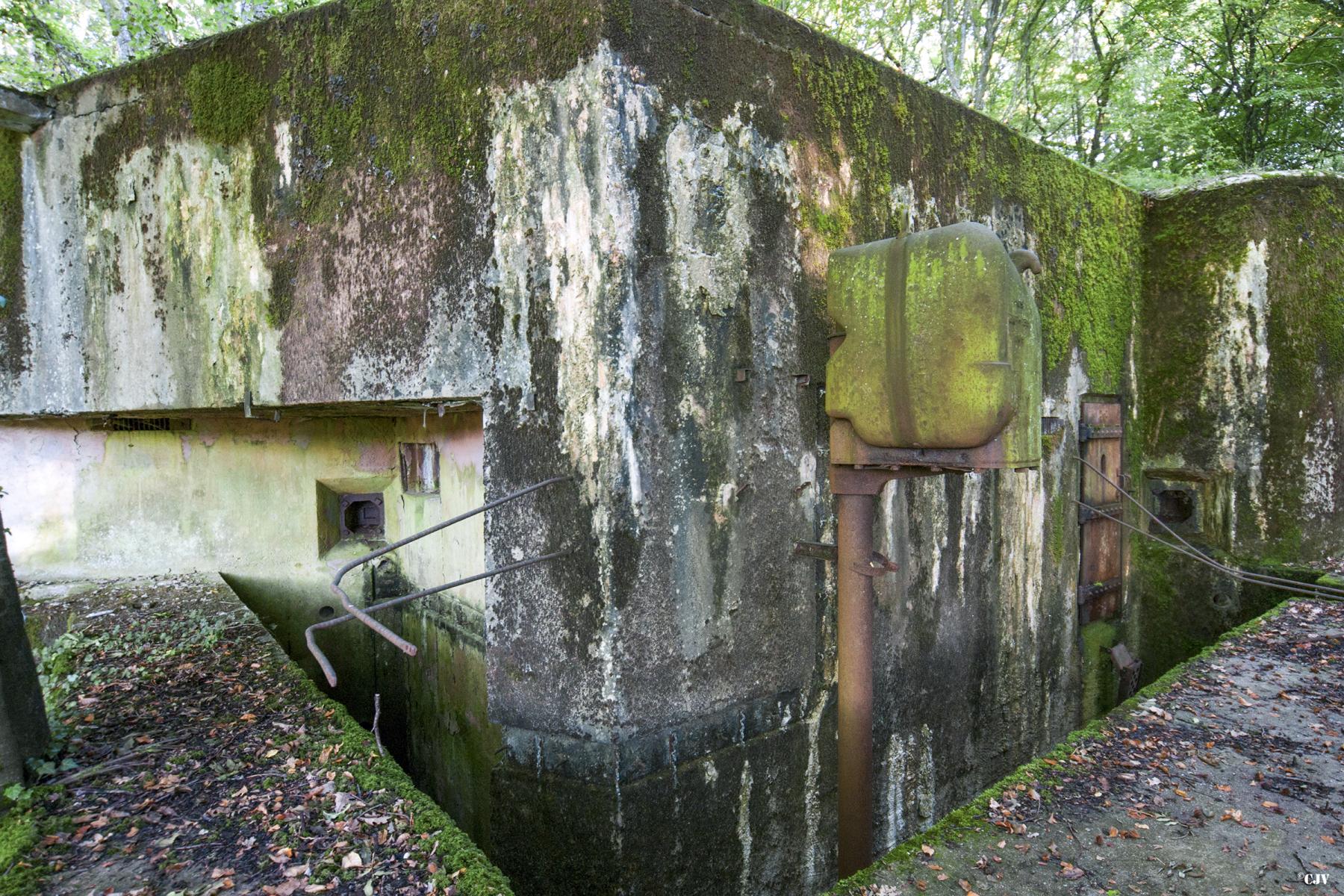 Ligne Maginot - HUBERBUSCH NORD  - C58 - (Casemate d'infanterie) - Projecteur blindé - Lia VERMEULEN