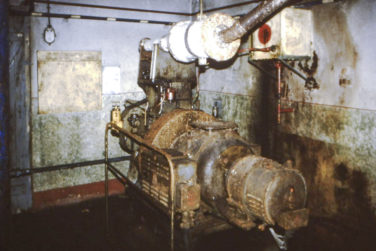 Ligne Maginot - Abri d'intervalle du Coucou - L'usine
Moteur SUPDI - Yves NOEL