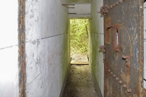 Ligne Maginot - LANGHEP SUD - C64 - (Casemate d'infanterie - Simple) - Le couloir d'entrée avec la seconde porte blindée. - Gut didier