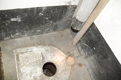 Ligne Maginot - LANGHEP SUD - C64 - (Casemate d'infanterie - Simple) - Les latrines - Gut didier