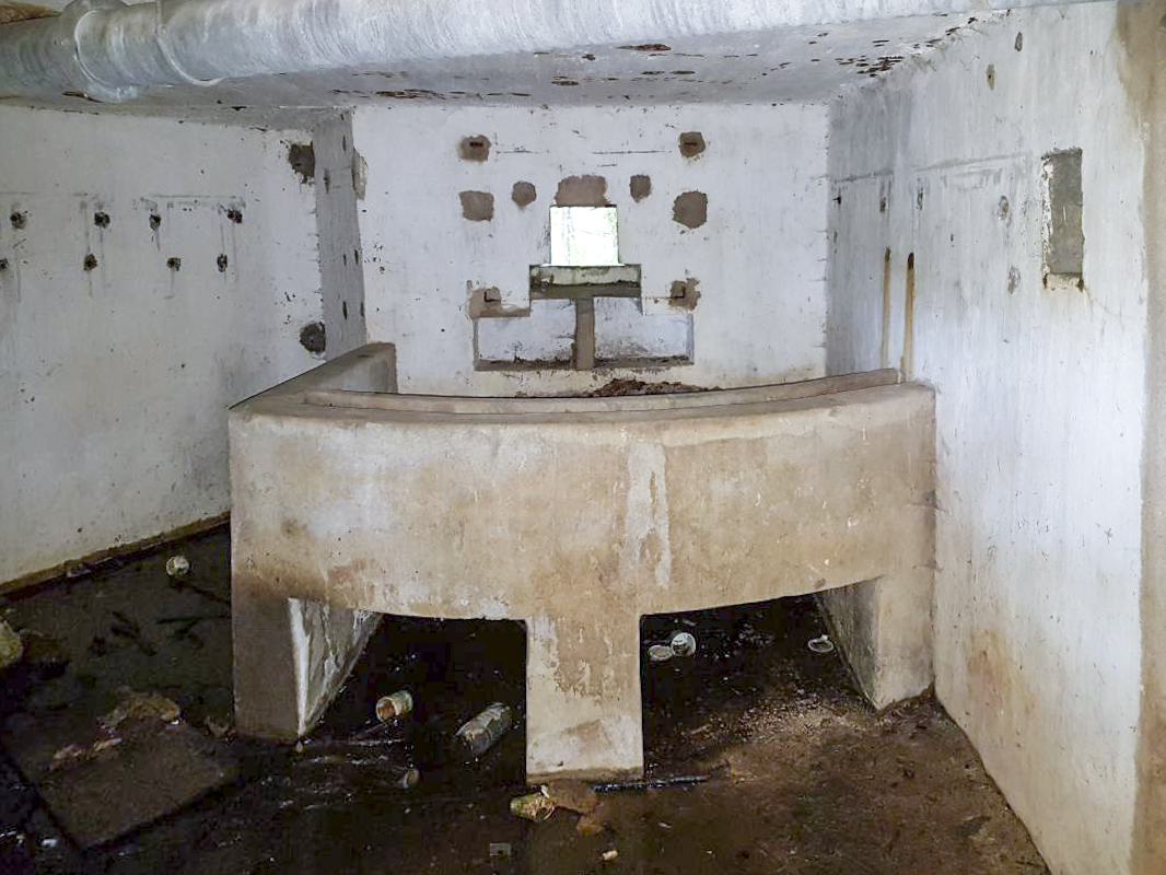 Ligne Maginot - BB9 - (Blockhaus pour arme infanterie) - Créneau intérieur - Ellena-Cuny