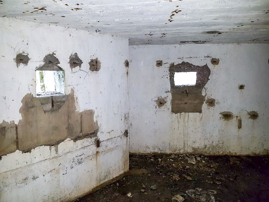 Ligne Maginot - BB9 - (Blockhaus pour arme infanterie) - Créneaux intérieur - Ellena-Cuny