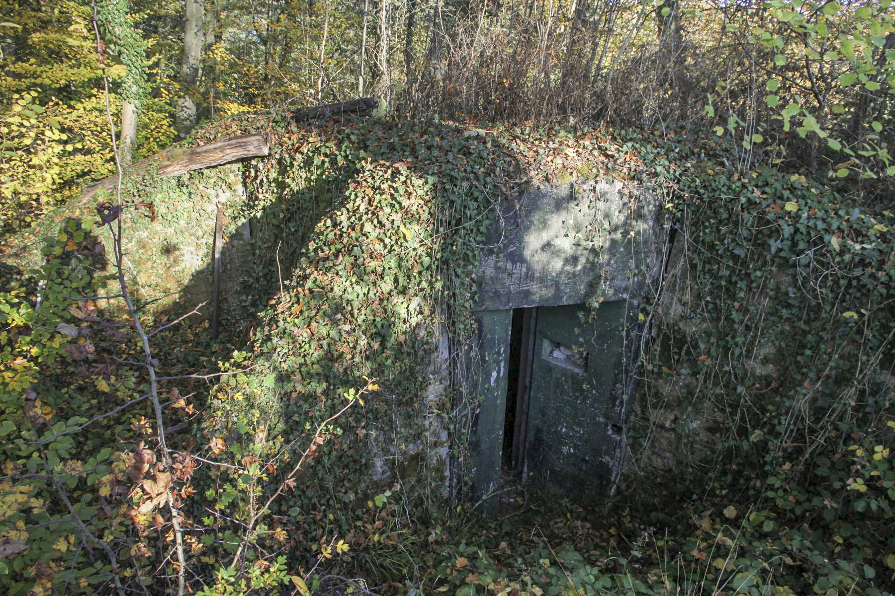 Ligne Maginot - BB9BIS - (Blockhaus pour canon) - Entrée et créneau FM gauche - Jean-Michel Jolas