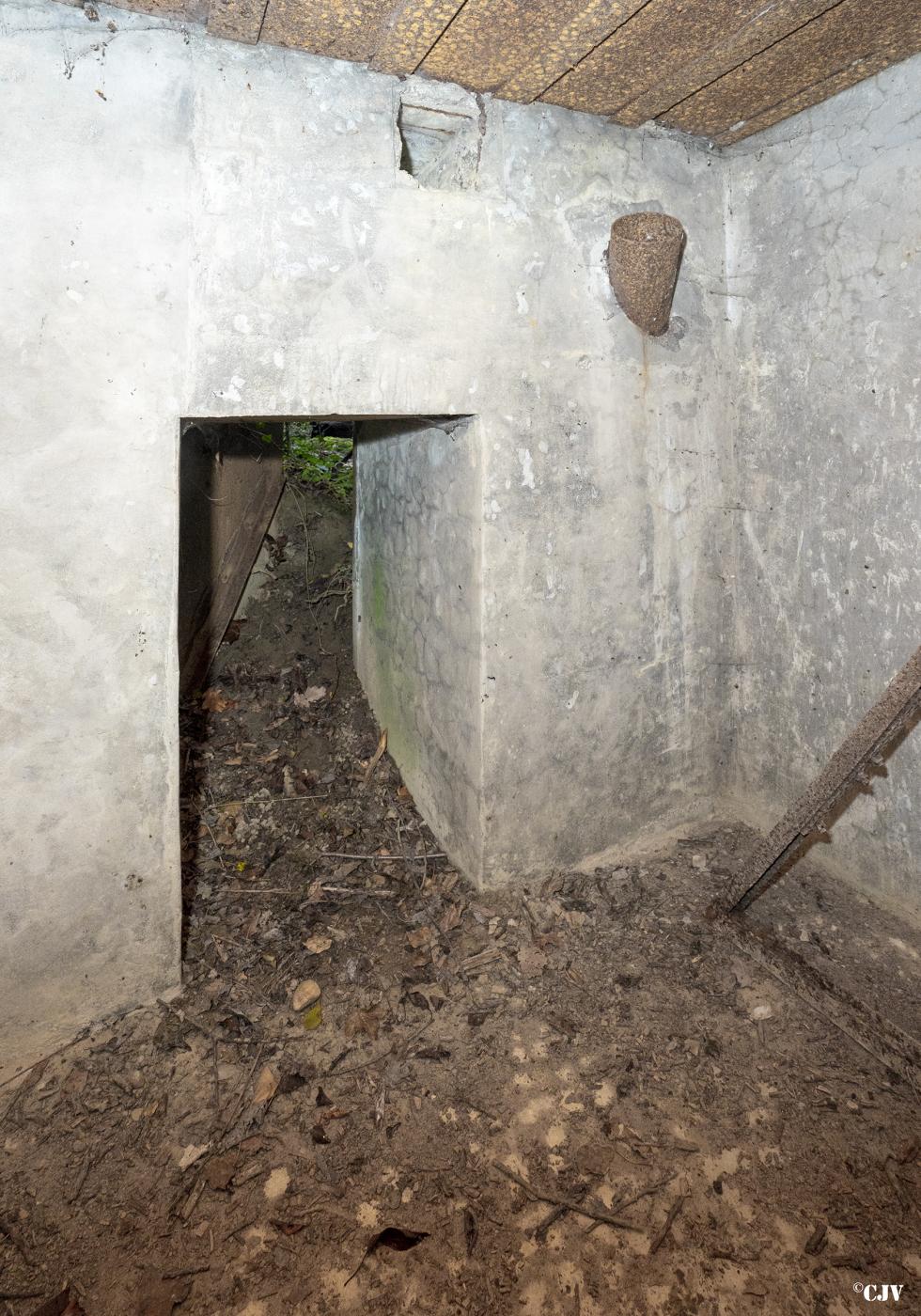 Ligne Maginot - BB311 - (Blockhaus pour arme infanterie) - L'entrée - Lia VERMEULEN