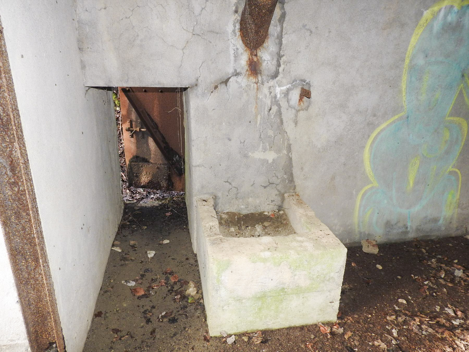 Ligne Maginot - AB32-C - LANDERT NORD - (Blockhaus pour canon) - L'entrée latérale pour les hommes. - STENGER Mathieu