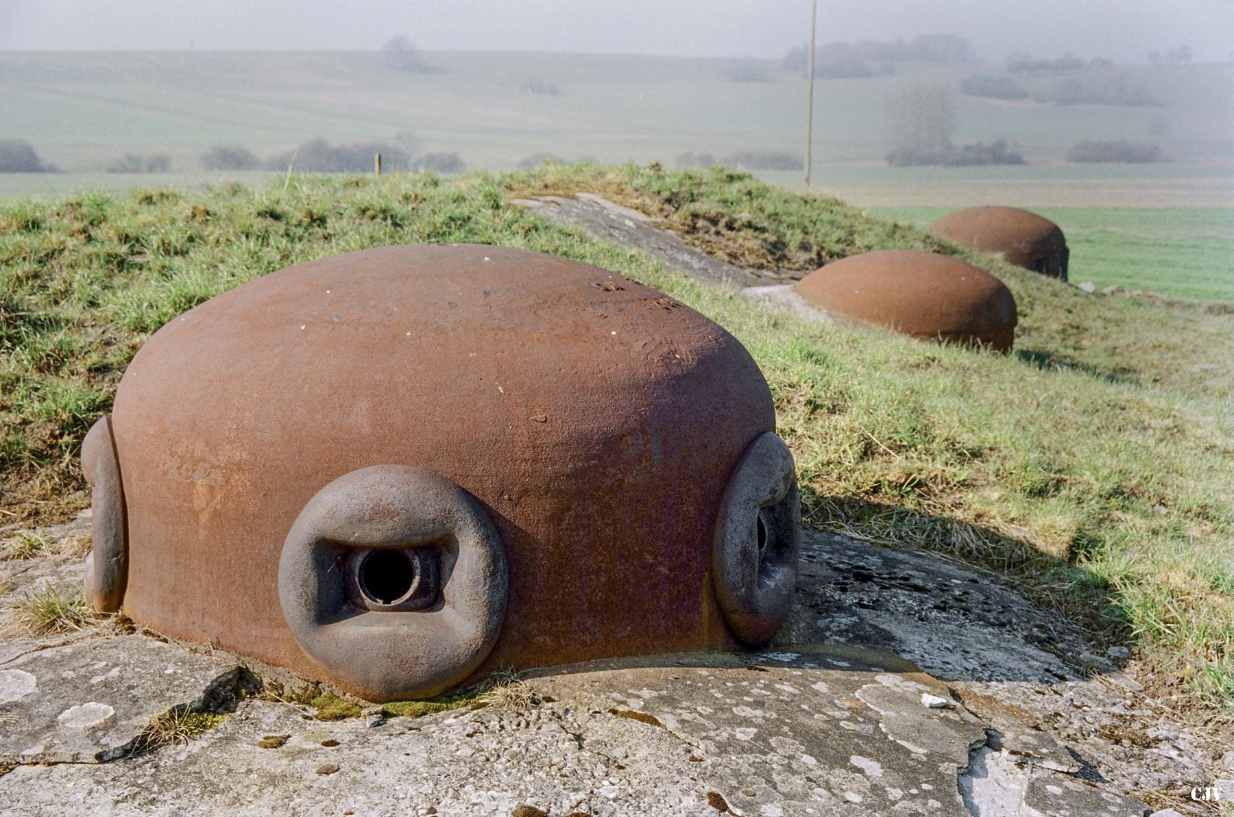 Ligne Maginot - QUATRE VENTS NORD - C74 - (Casemate d'infanterie - Simple) - Les cloches - Lia VERMEULEN