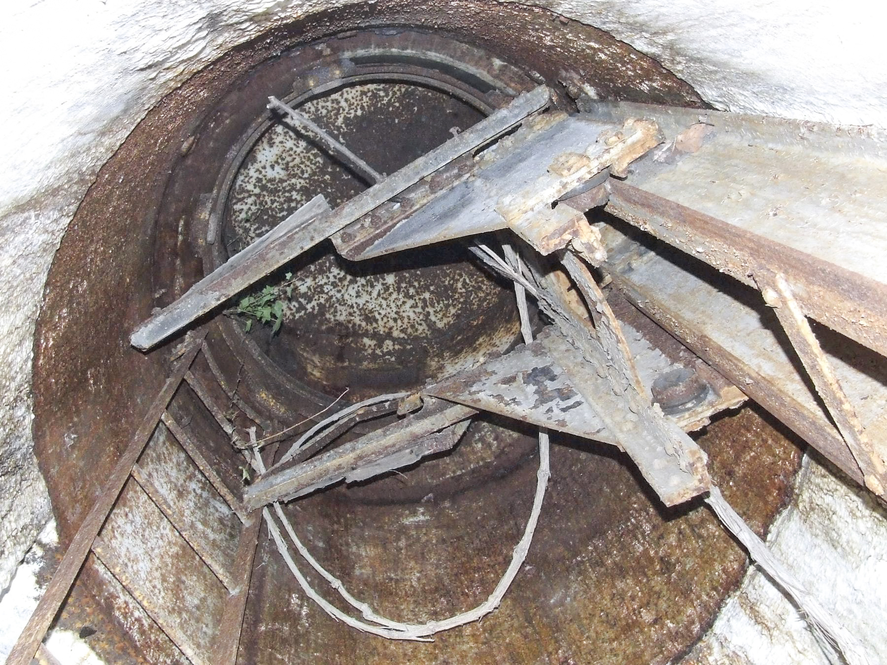 Ligne Maginot - BOIS DE LAUDREFANG NORD - C76 - (Casemate d'infanterie - Simple) - Le puits de la cloche GFM - STENGER Mathieu