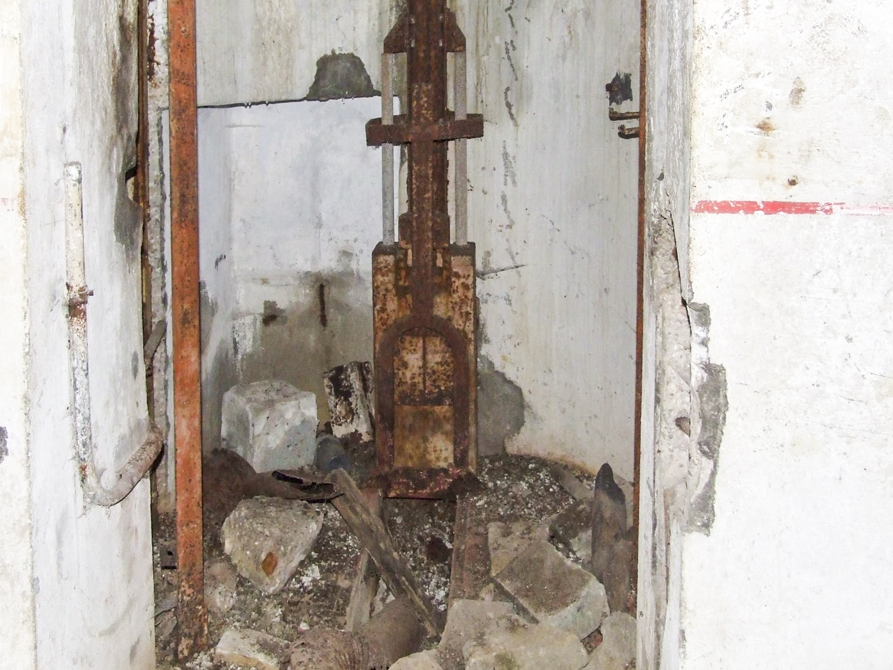 Ligne Maginot - BOIS DE LAUDREFANG SUD - C77 - (Casemate d'infanterie - Simple) - Le puits de la cloche AM - STENGER Mathieu