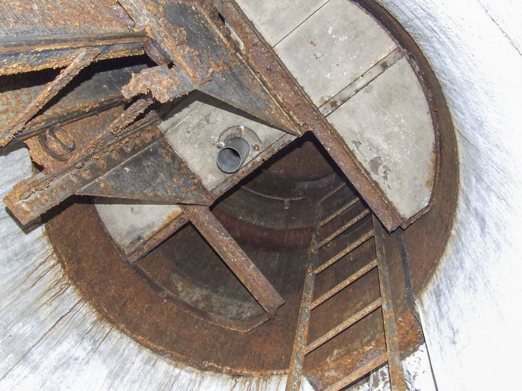 Ligne Maginot - BOIS DE LAUDREFANG SUD - C77 - (Casemate d'infanterie - Simple) - Une cloche GFM - STENGER Mathieu