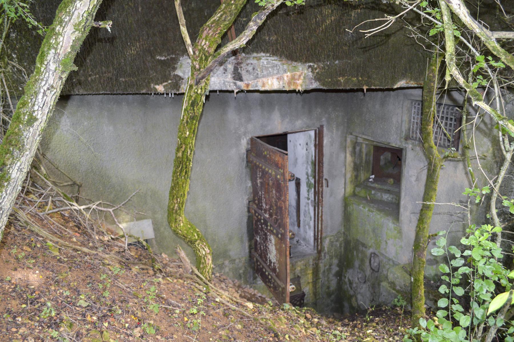 Ligne Maginot - FERME DU BOIS DU FOUR - O10 - (Observatoire d'artillerie) - Façade arrière - ukmaginot