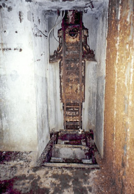 Ligne Maginot - FERME DU BOIS DU FOUR - O10 - (Observatoire d'artillerie) - Cloche VP - Nicolas ROUDIER