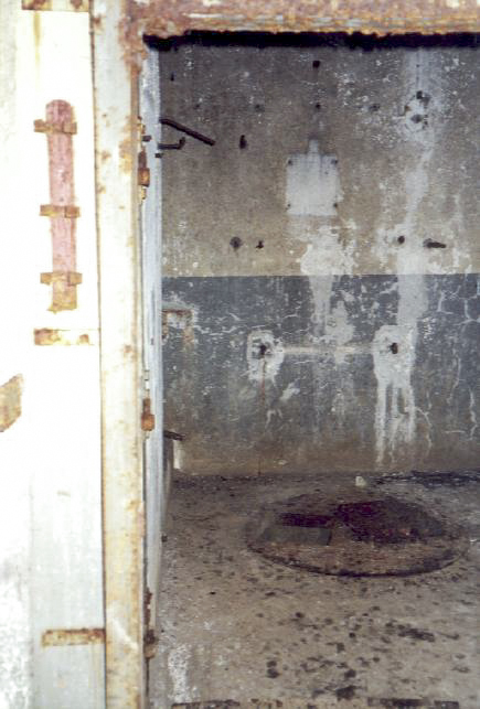 Ligne Maginot - FERME DU BOIS DU FOUR - O10 - (Observatoire d'artillerie) - Le puits - Nicolas ROUDIER