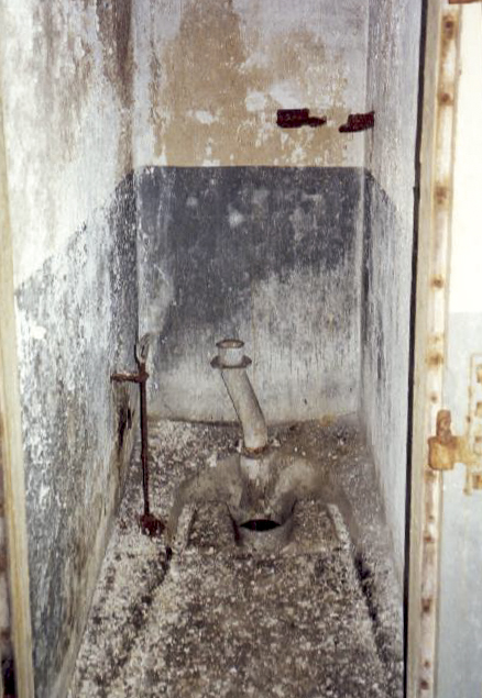 Ligne Maginot - FERME DU BOIS DU FOUR - O10 - (Observatoire d'artillerie) - La latrine - Nicolas ROUDIER
