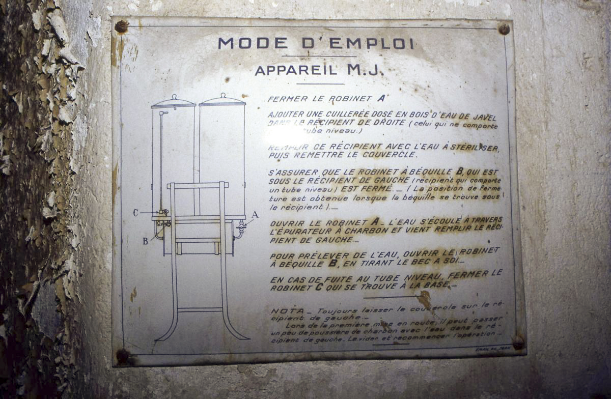 Ligne Maginot - FERME DU BOIS DU FOUR - O10 - (Observatoire d'artillerie) - Plaquette explicative encore en place
Mode d'emploi du stérilisateur MJ - Valentin Hemmert