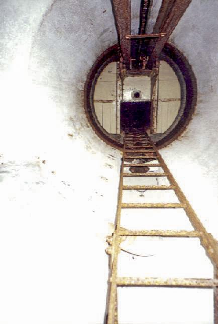 Ligne Maginot - FERME DU BOIS DU FOUR - O10 - (Observatoire d'artillerie) - Cloche GFM - Nicolas ROUDIER