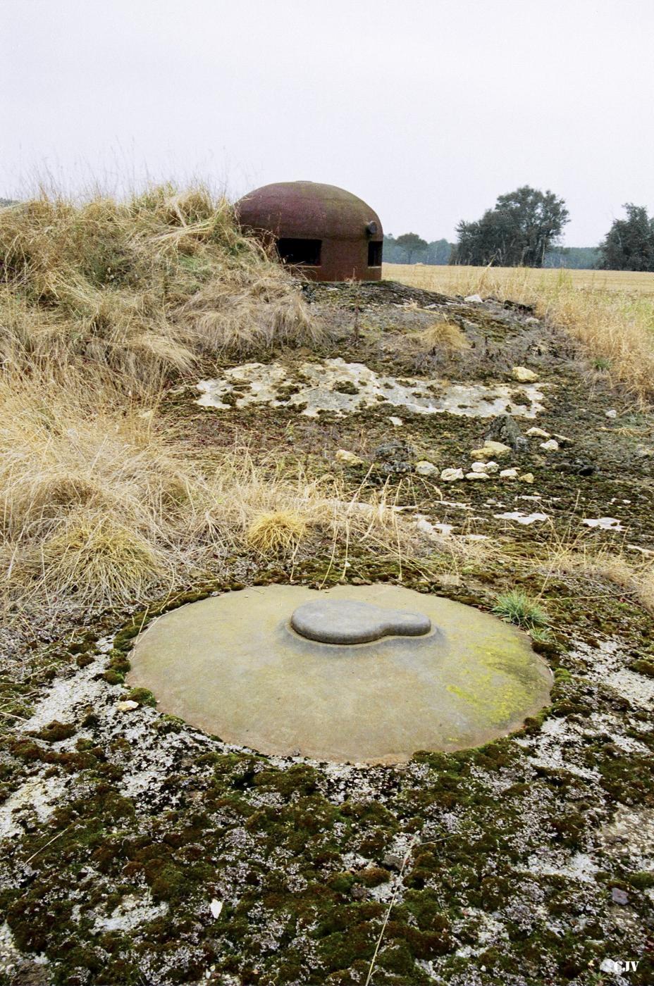Ligne Maginot - FERME DU BOIS DU FOUR - O10 - (Observatoire d'artillerie) - La cloche VP - Lia VERMEULEN