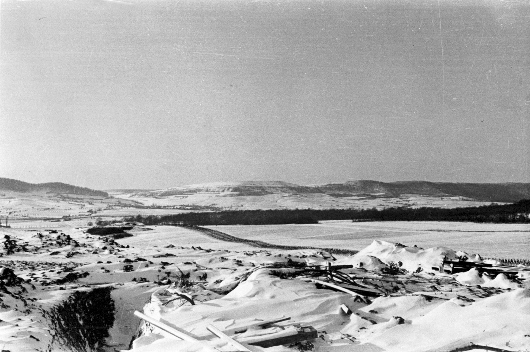 Ligne Maginot - ROUTE DU LUXEMBOURG - O10 - (Observatoire d'artillerie) - Le réseau antichar et le réseau bas vers l'ouest de l'observatoire - Lionel IGNACE