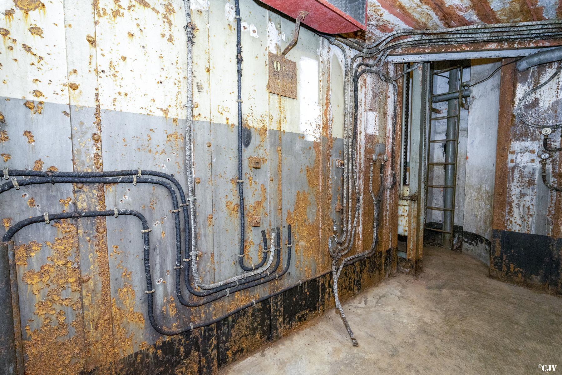 Ligne Maginot - BOUST - O13 - (Observatoire d'artillerie) - Central téléphonique                    - Lia VERMEULEN