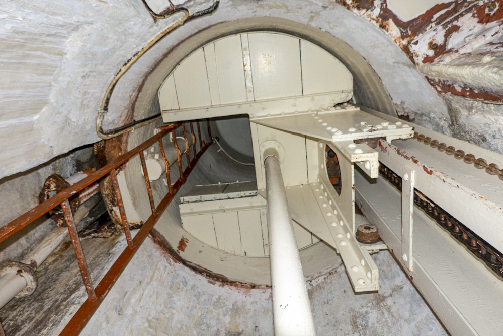 Ligne Maginot - JANUS - (Ouvrage d'artillerie) - Bloc 1
Intérieur de la cloche GFM - Michel Teiten