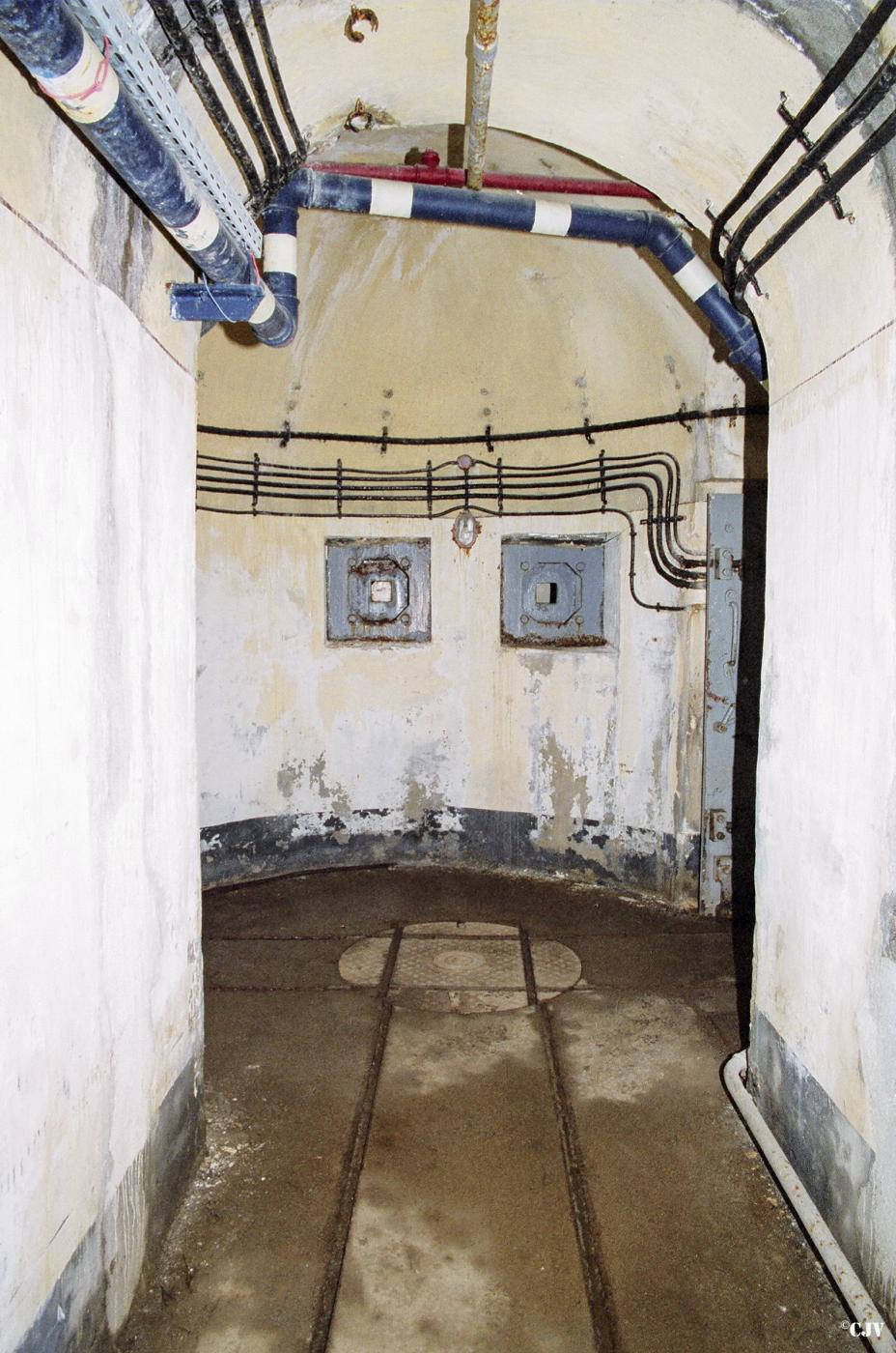 Ligne Maginot - JANUS - (Ouvrage d'artillerie) - Bloc 1
Couloir d'entrée - Lia VERMEULEN