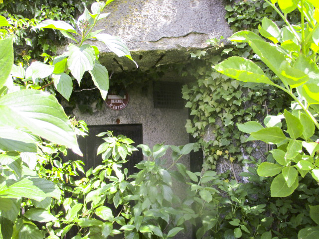 Ligne Maginot - B542 - FERME de la TOUR (Blockhaus pour canon) - Photo prise de la rue de Bettrechies - Smardz Félix