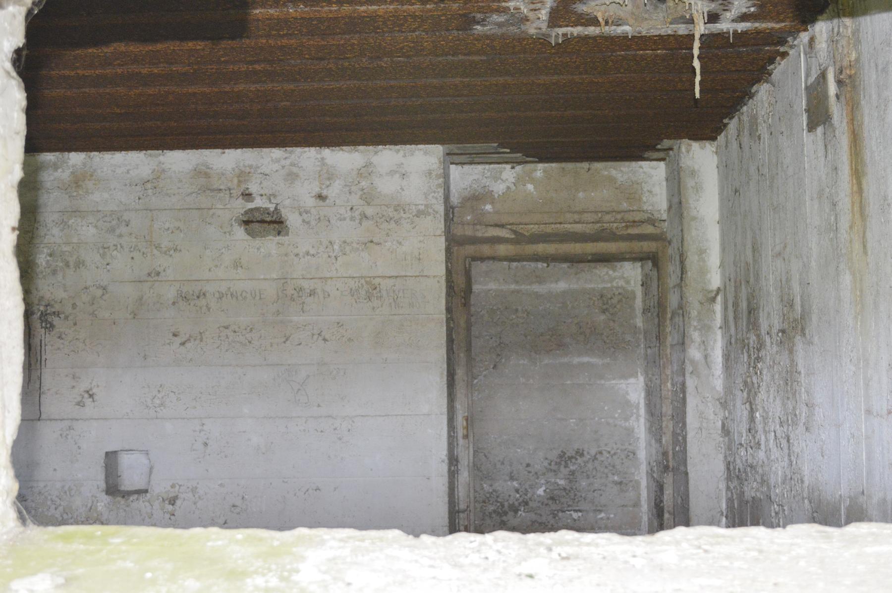 Ligne Maginot - CIMETIERE DE MAIRIEUX - (Blockhaus lourd type STG / STG-FCR - Simple) - L'intérieur - ukmaginot