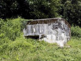 Ligne Maginot - BB72-C - LA COUPE DE LA PRE - (Blockhaus pour canon) - Face sud, créneau AC. 
Le créneau Hotchkiss est enterré