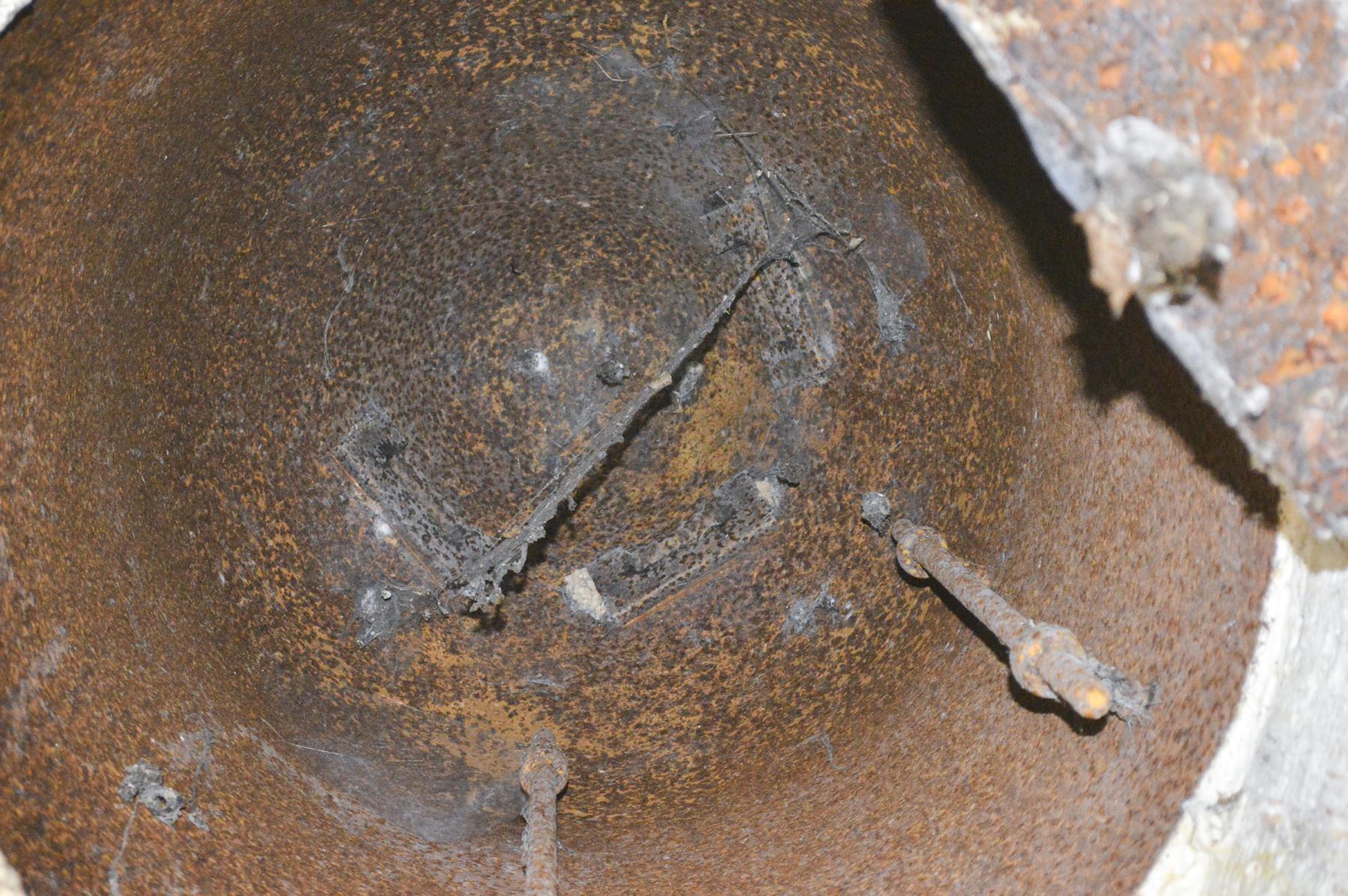 Ligne Maginot - B536 - LA TOURNICHETTE - (Blockhaus pour canon) - Les fentes d'observation et quelques toiles d'araignées - ukmaginot