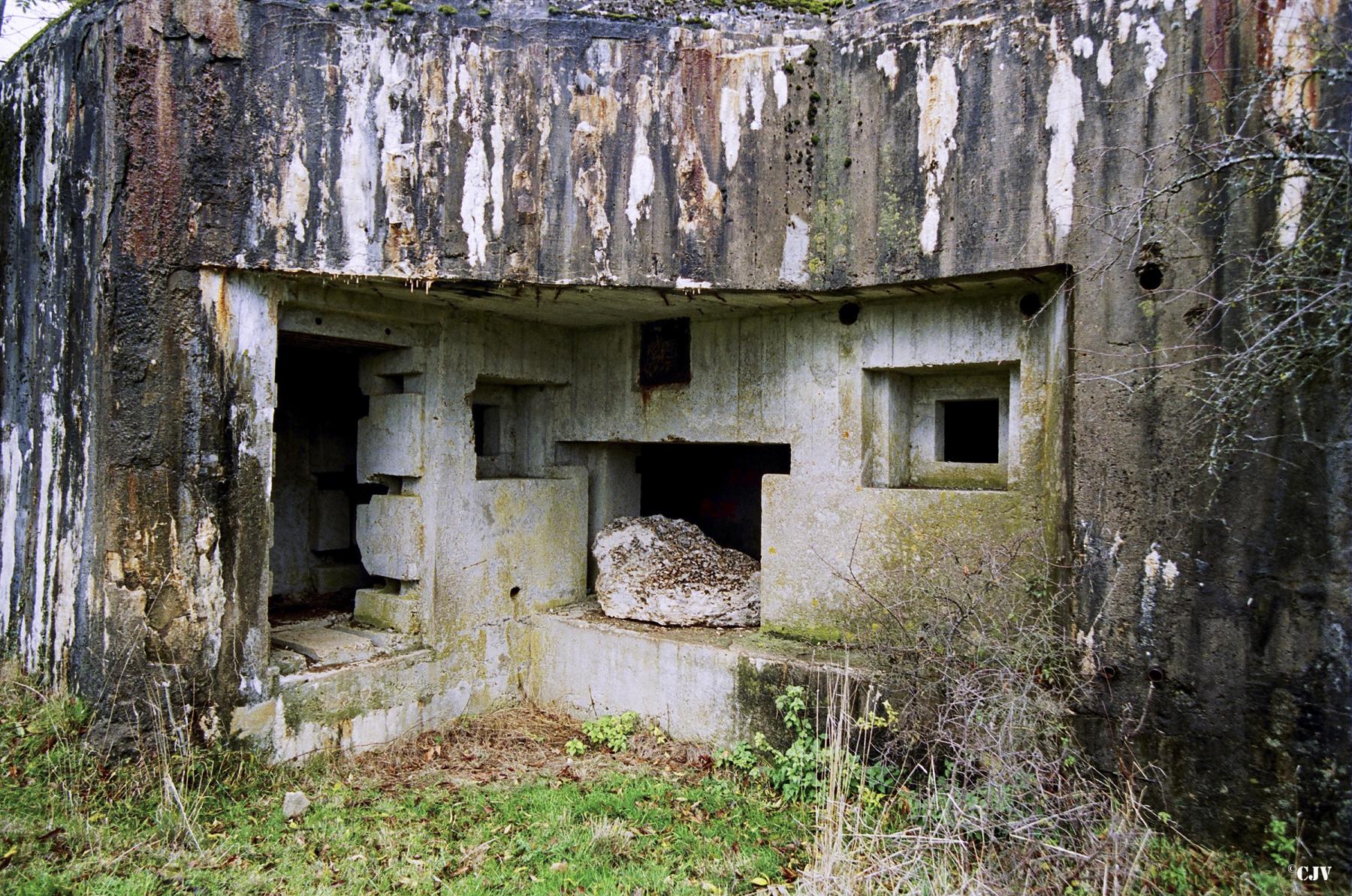 Ligne Maginot - CEZF-12  - BRIQUETERIE EST - (Casemate d'infanterie - Simple) -  - Caspar Vermeulen
