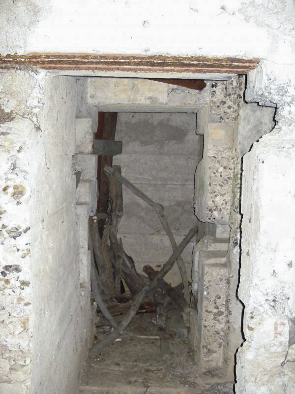 Ligne Maginot - CEZF-15 - CIMETIERE DE MONTIGNY - (Casemate d'infanterie - Double) - L'entrée hommes - R Tucker