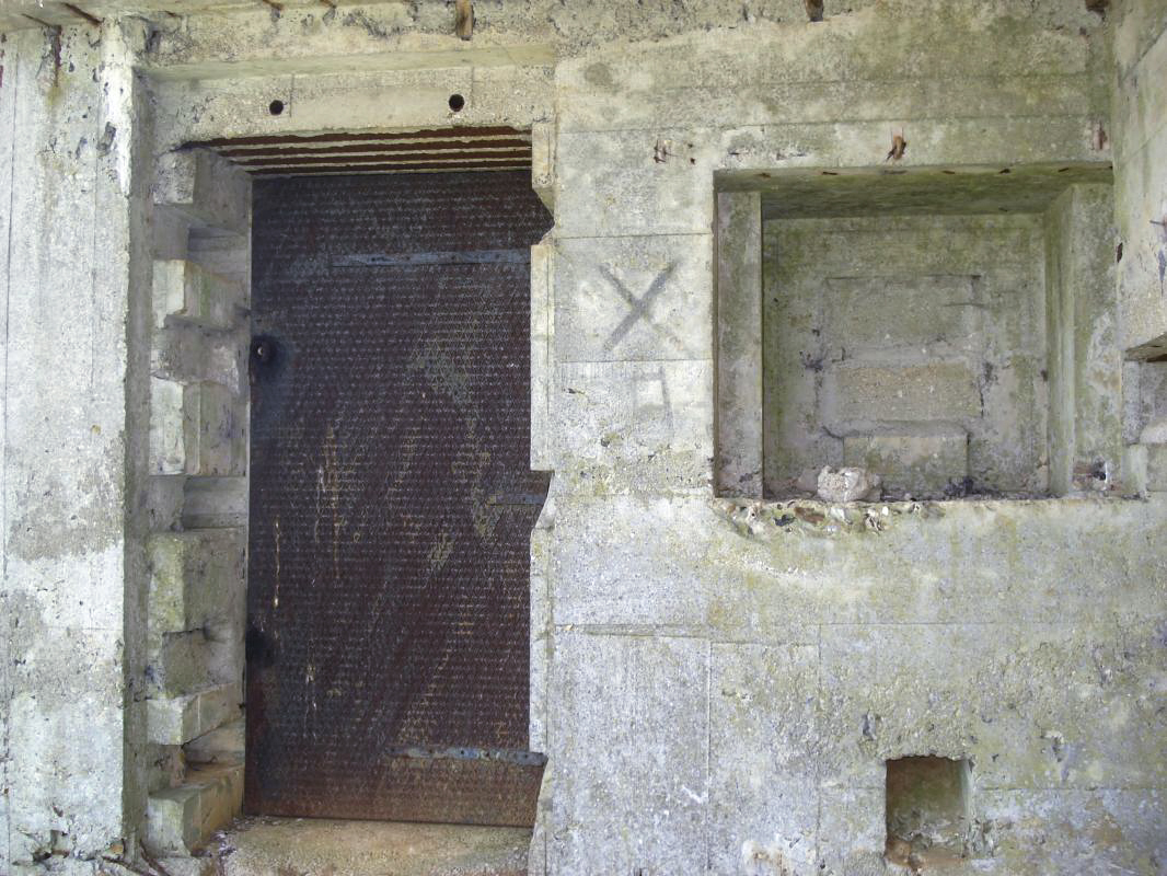 Ligne Maginot - CEZF-16 - POIX TERRON EST - (Casemate d'infanterie - Double) - L'entrée hommes - R Tucker