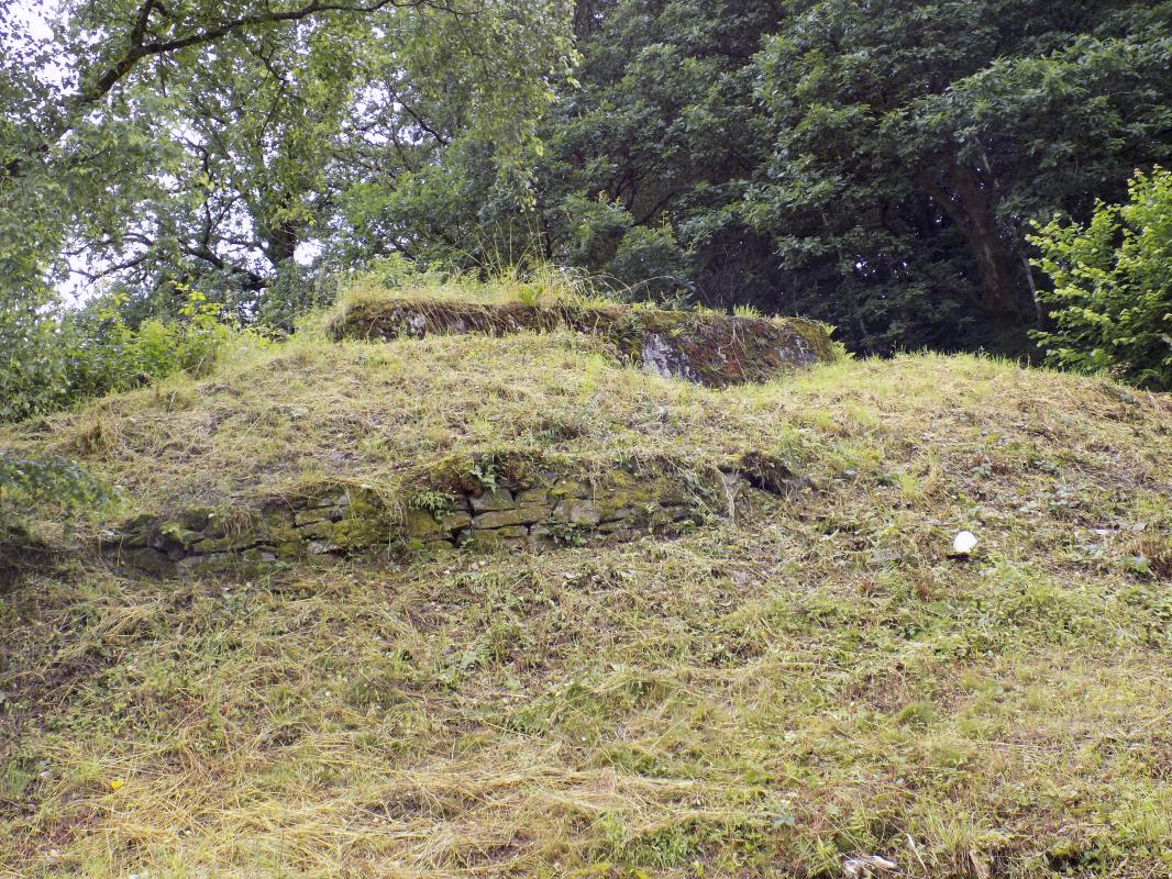 Ligne Maginot - BB12-A - BRAUX OUEST - (Blockhaus pour canon) - Face frontale, pris d'en bas - R Tucker
