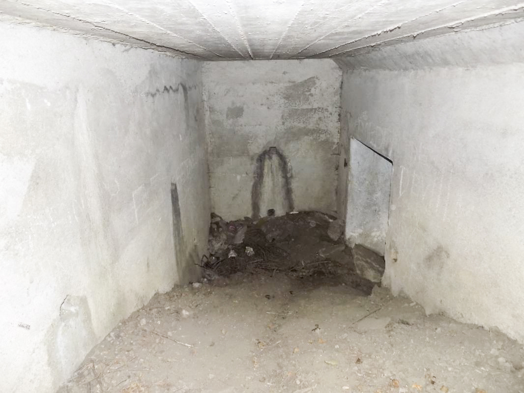 Ligne Maginot - BB52 - MAIRUPT - (Blockhaus pour canon) - L'entrée vers le bloc - R Tucker