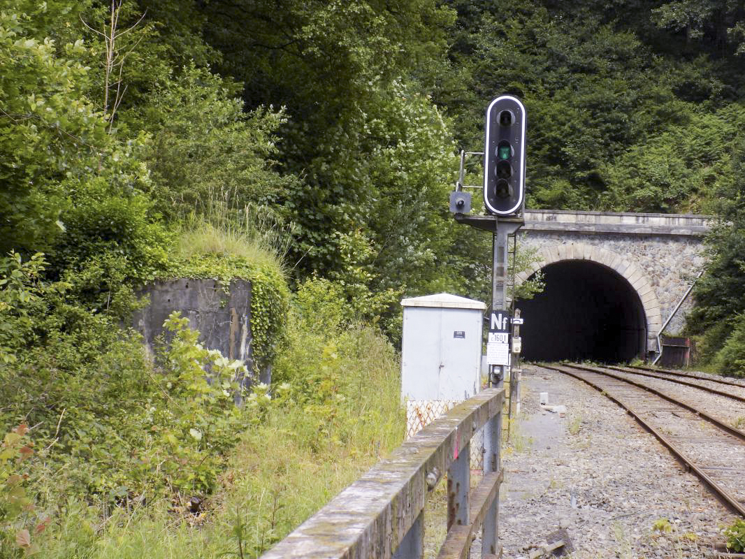 Ligne Maginot - BB59 - LES VANNELLES - (Blockhaus pour canon) - Bloc à gauche, pris du pont - R Tucker