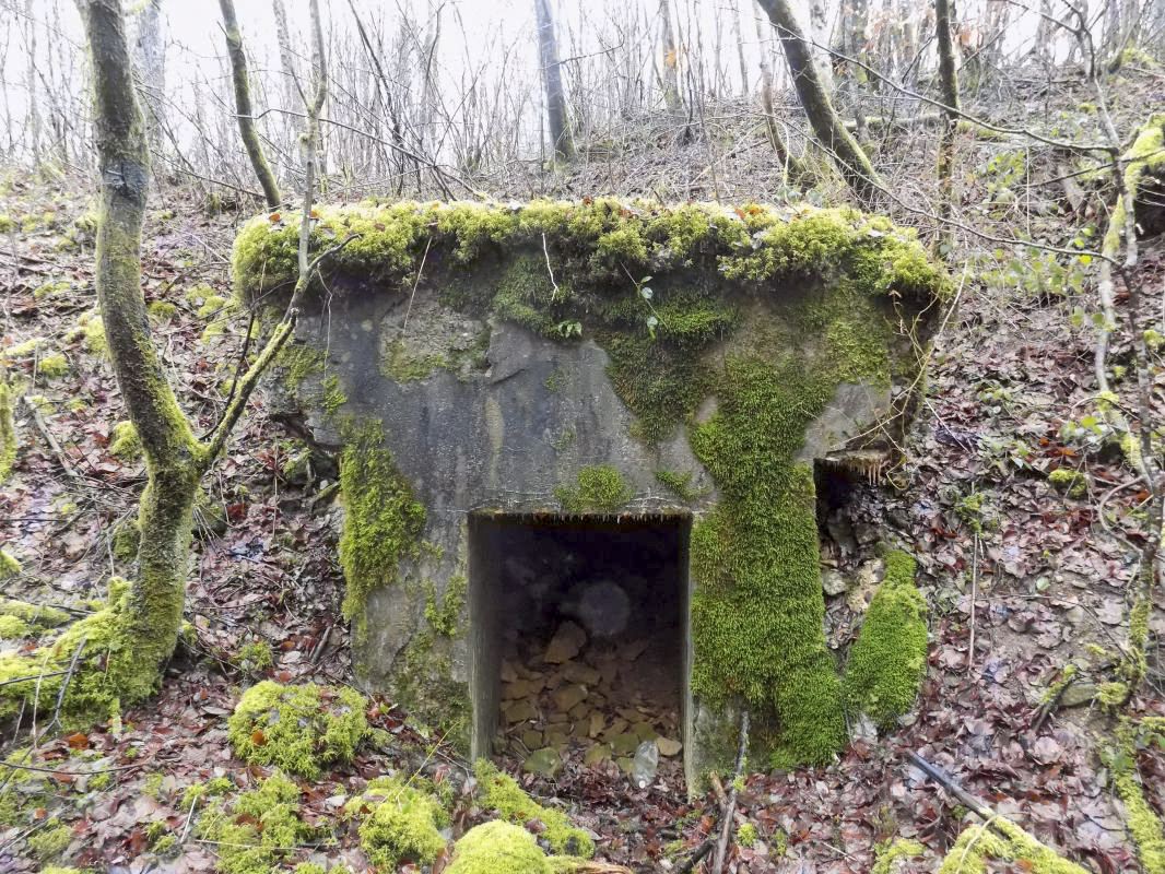 Ligne Maginot - CHARLEMAGNE (QUARTIER DU III / 148° RIF) - (PC de Quartier) - Entrée droite - R Tucker