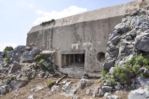 Ligne Maginot - CONCHETAS - CONQUET (OC) - (Ouvrage d'infanterie) - Bloc 6
Créneau mitrailleuse flanquant en direction du vallon du Boréon
