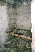 Ligne Maginot - CASTES RUINES (CR) - (Ouvrage d'infanterie) - Bloc 1 
Les latrines

