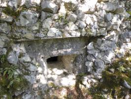 Ligne Maginot - CASTES RUINES (CR) - (Ouvrage d'infanterie) - Bloc 3
Premier créneau