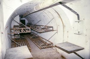 Ligne Maginot - CASTES RUINES (CR) - (Ouvrage d'infanterie) - Galerie - Dortoir

