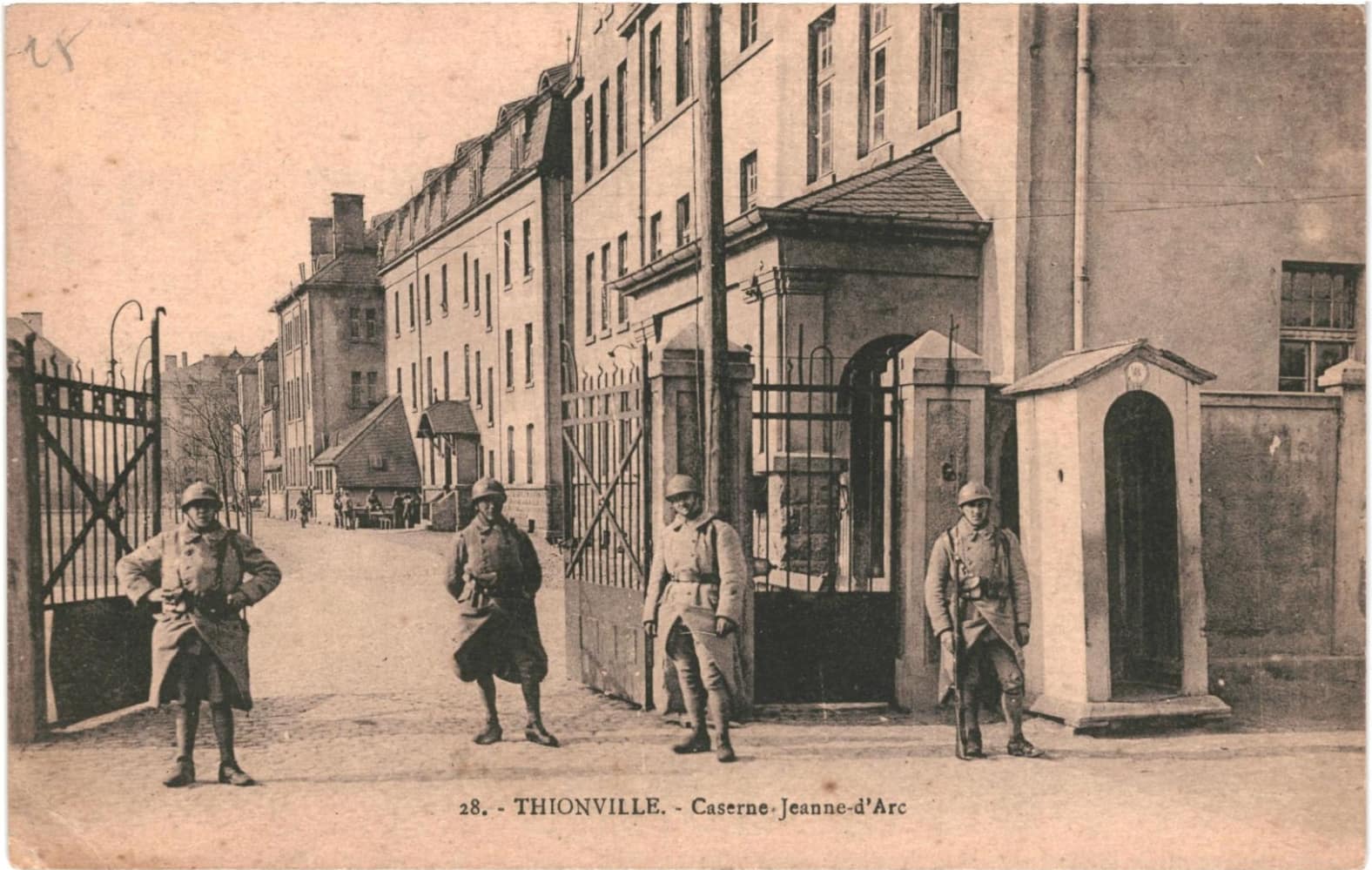 Ligne Maginot - Caserne Jeanne d'Arc - Entrée du quartier Jeanne d'Arc
Carte postale  - Inconnu