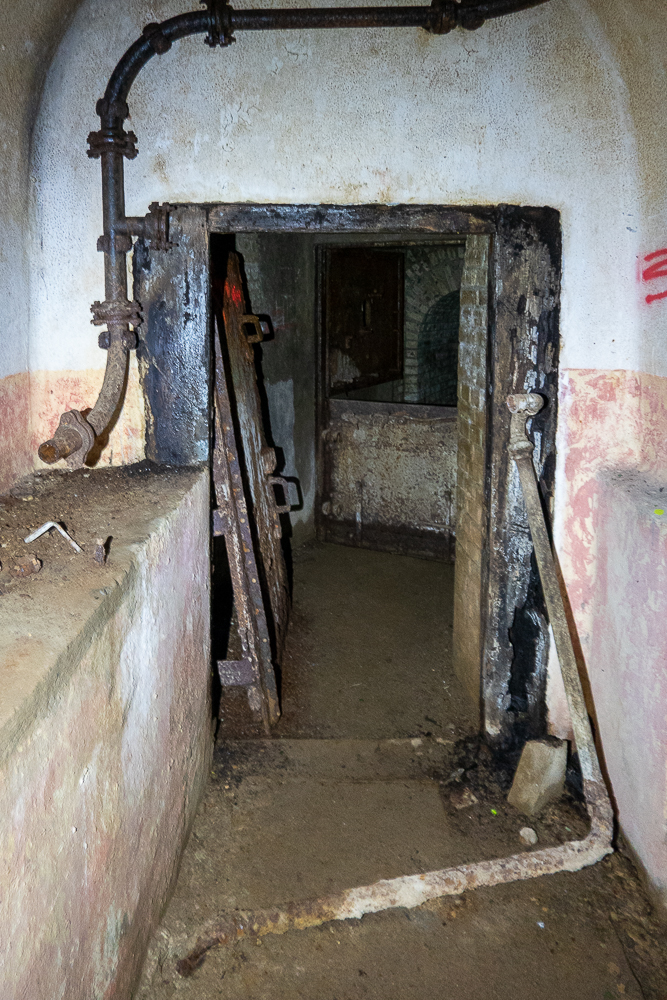 Ligne Maginot - HOBLING - A23 - (Ouvrage d'infanterie) - Accès à l'égout visitable - Michel Teiten