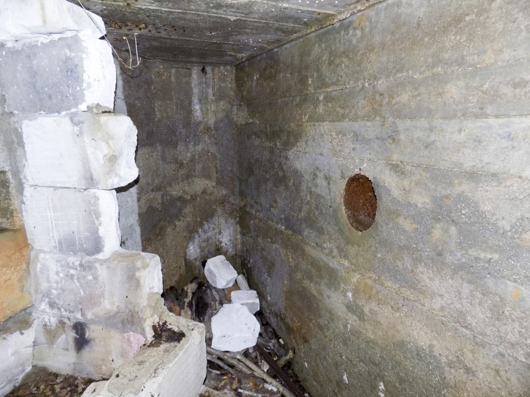 Ligne Maginot - 26A - RIMONNEAU OUEST - (Blockhaus pour canon) - Face droite - R Tucker