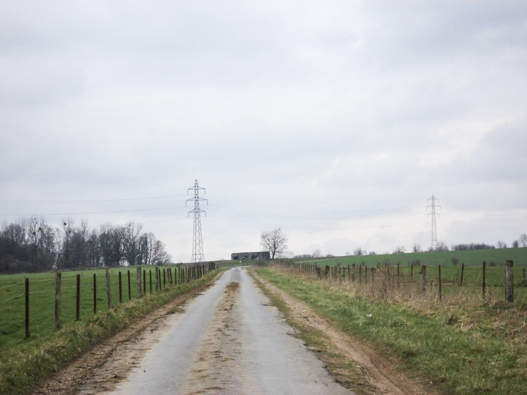 Ligne Maginot - Casemate A72 - Les AYVELLES Sud - Pris du sud est - R Tucker