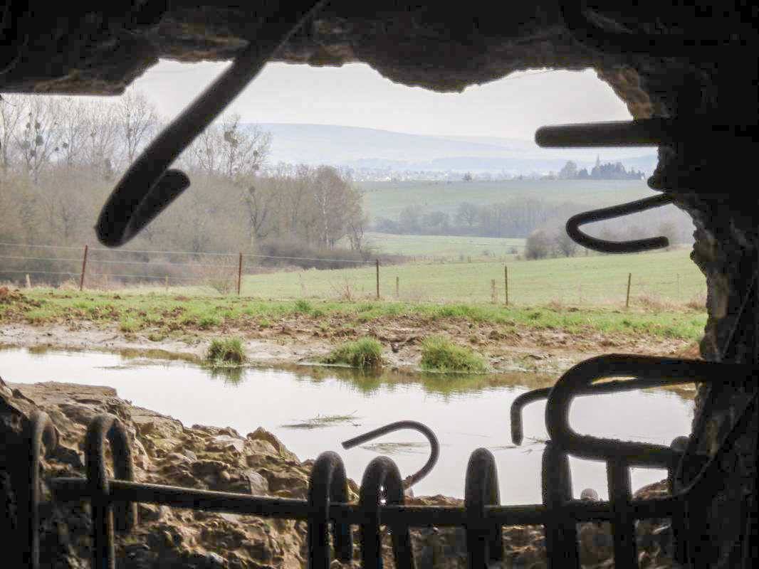 Ligne Maginot - Casemate A72 - Les AYVELLES Sud - Vue vers le sud est - R Tucker
