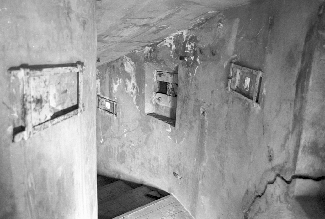 Ligne Maginot - LE PRA (LP)  - (AVANT POSTE) - (Ouvrage d'infanterie) - Bloc 1
Accès aux galeries - Alain Loviny