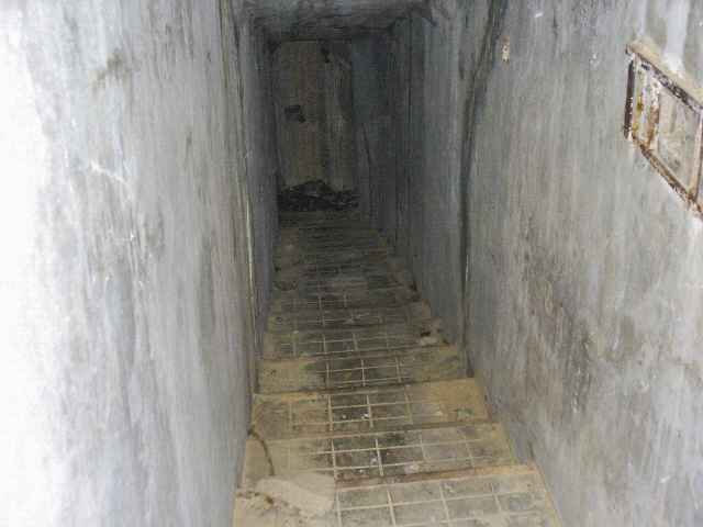 Ligne Maginot - LE PRA (LP)  - (AVANT POSTE) - (Ouvrage d'infanterie) - Bloc 1
L’escalier d’accès au casernement et au reste de l'ouvrage - Marc ENDINGER