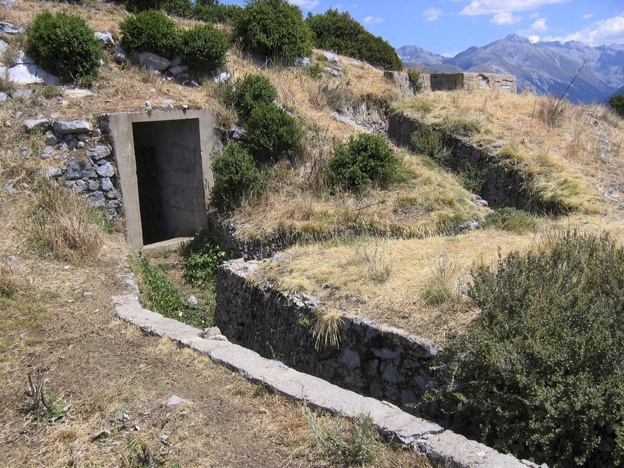 Ligne Maginot - CONCHETAS - CONQUET (OC) - (Ouvrage d'infanterie) - Bloc 2
Tranchée et entrée Est de l'ouvrage - FORNERIS Serge